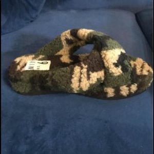 New!Camo Slippers